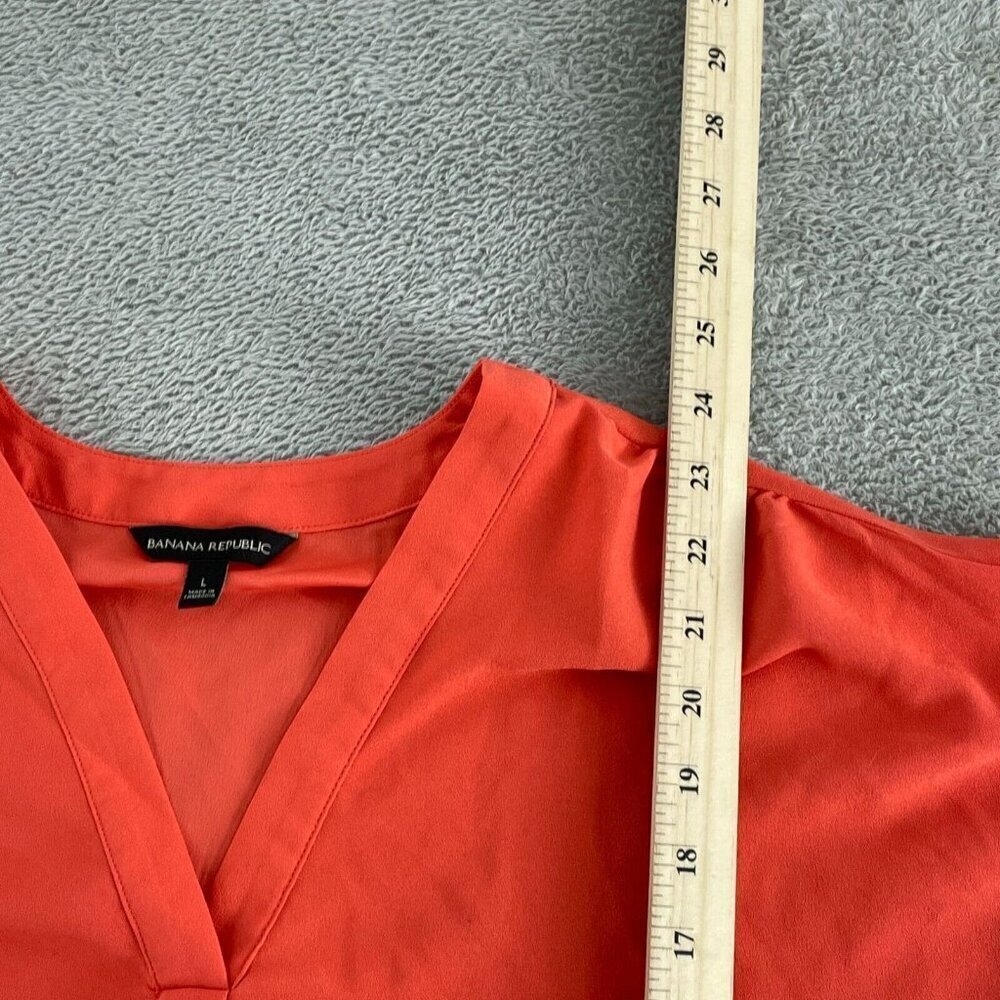 Banana Republic Womens Coral V-Neck Blouse Size L 100% Polyester1733 - Picture 5 of 8